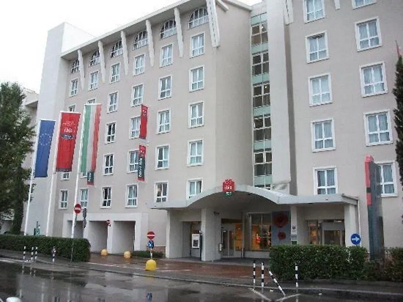 Hotel Ibis Firenze Nord Aeroporto Sesto Fiorentino